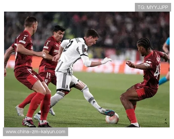 尤文中路直塞制造禁区混乱，补射建功——从战术现场到日常训练的启示